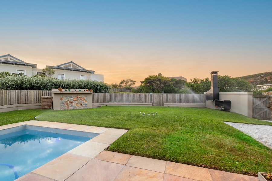 5 Bedroom Property for Sale in Whale Rock Beach Western Cape